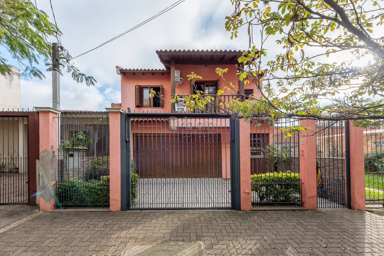 Casa 3 quartos, 1 suite Bairro Cristo Redentor