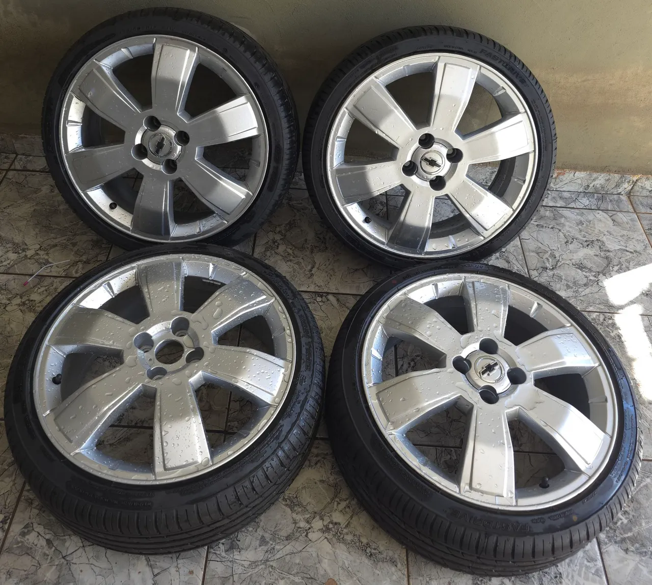 Rodas Montana Aro 17