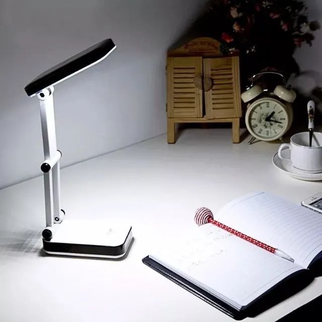Luminária Recarregável Portátil Abajur Mesa de Led Articulável Aproveite - Foto 2