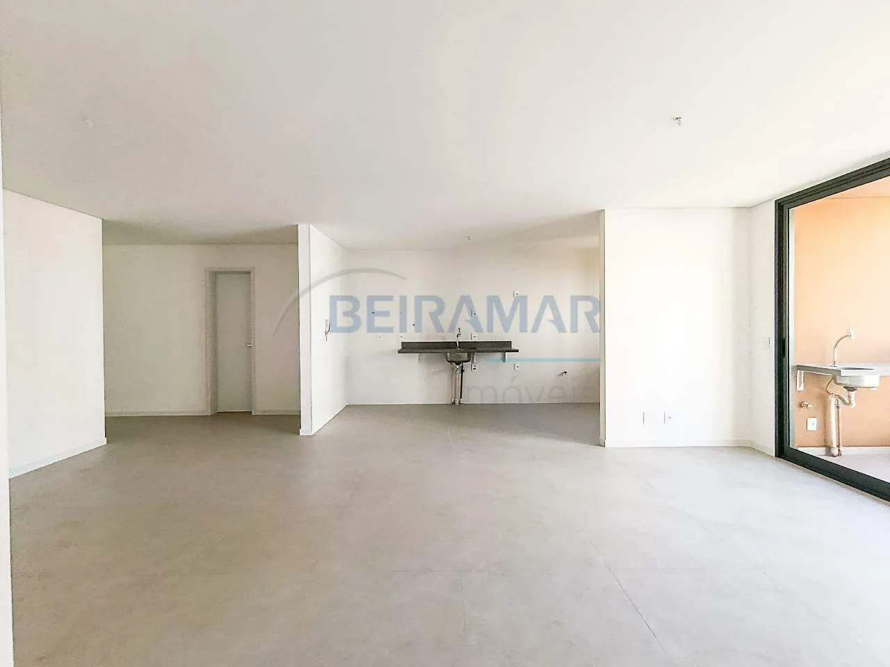 Apartamento de 3 Suítes com Lavabo, Varanda Ampla, 2 Vagas e Lazer Completo à Venda no Res