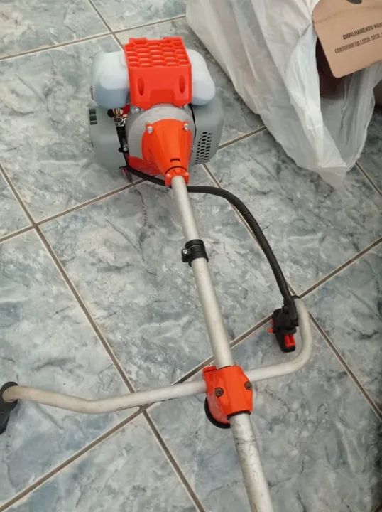 maquina Sthil 380 de cortar grama - Foto 2