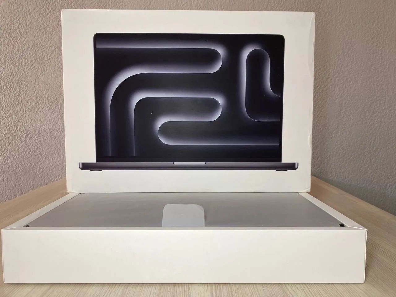 MacBook Pro M4 Max 14.2 2024 - Foto 2