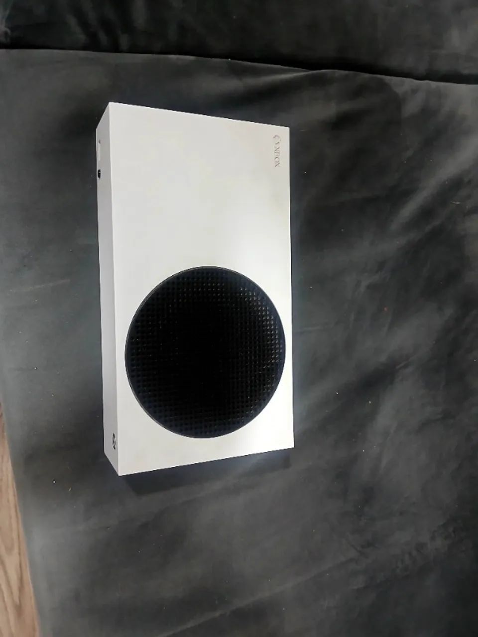 Vende se Xbox série S somente console e fonte de alimentação,  não acompanha controle remo