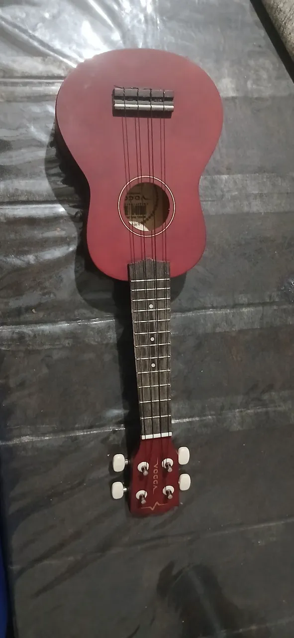 Ukulele Vermelho VOGGA
