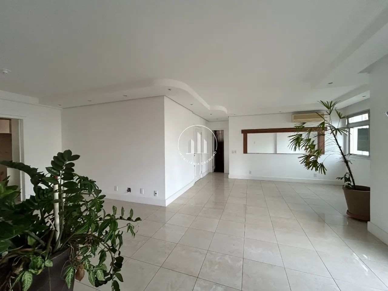 Apartamento 4 Quartos com 2 Suítes e 211m² - Centro - Foto 3