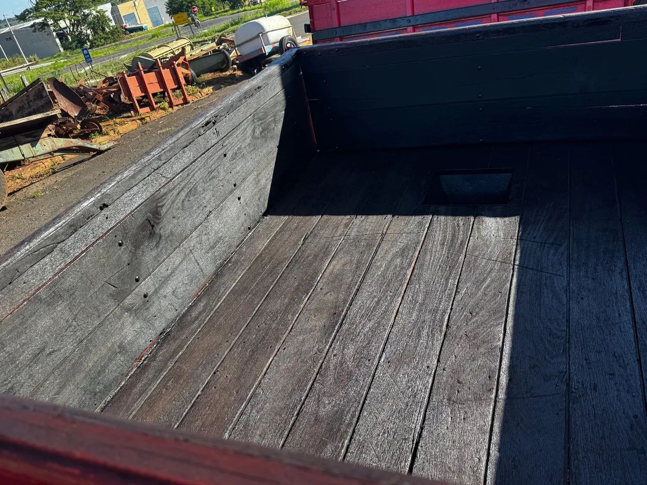 Carreta e esparramadeira de calcario e esterco - Foto 2