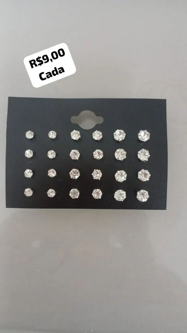  brincos brilhantes - R$9,00 cada