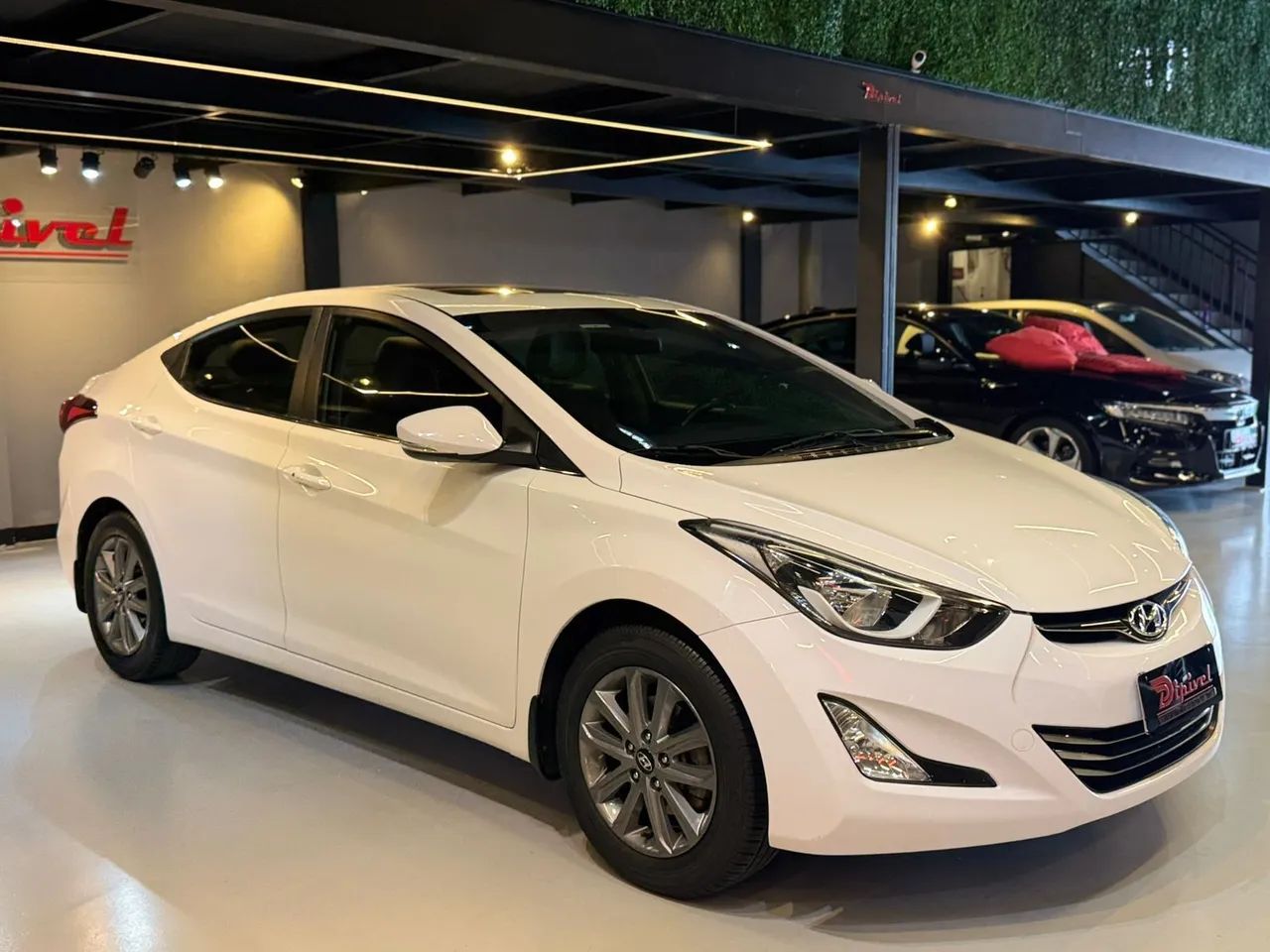 HYUNDAI ELANTRA GLS 2.0 TETO SOLAR BAIXO KM INTERNA CLARA PERÍCIADO APROVADO - Foto 4