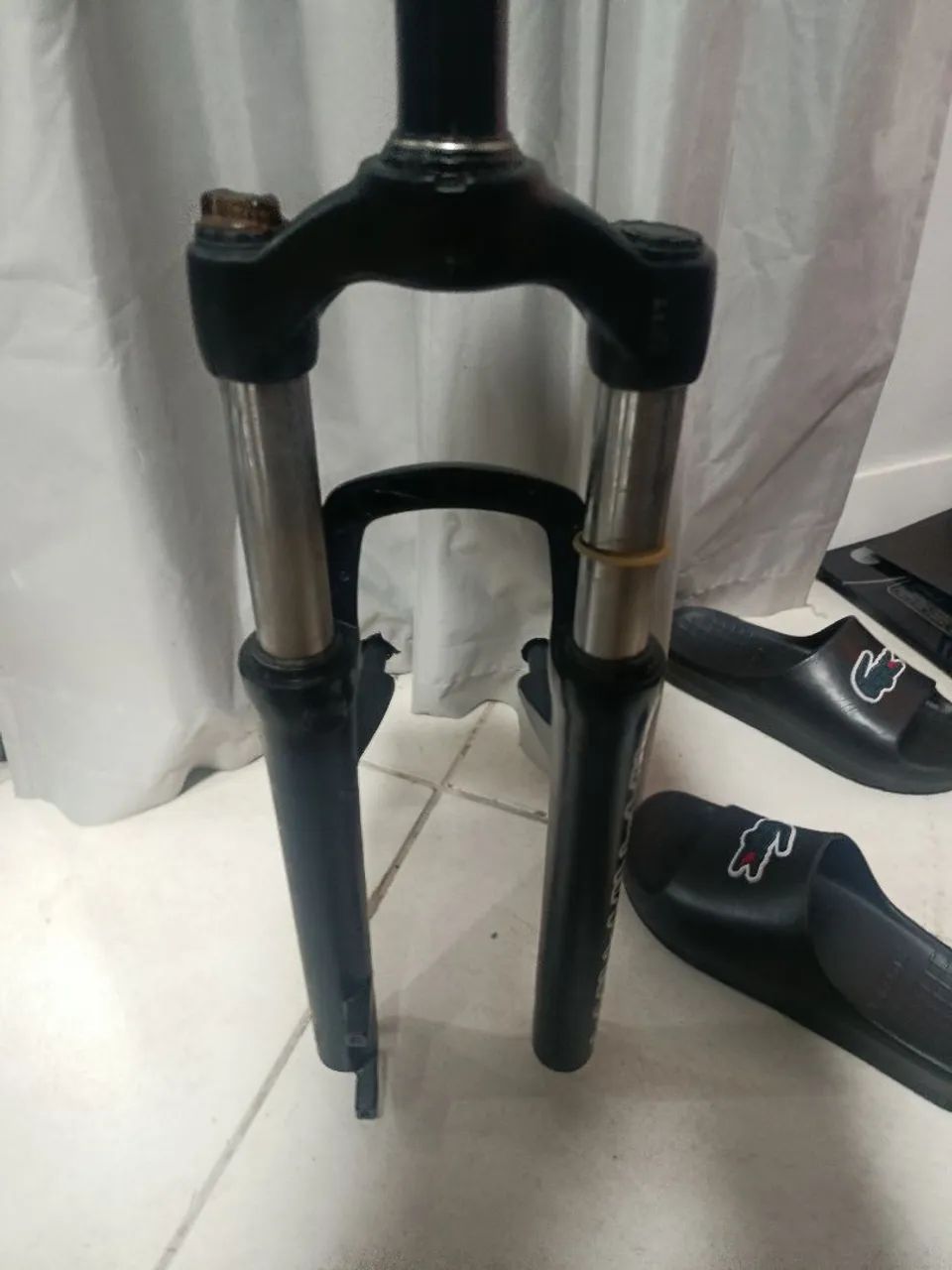 Suspensão absolute nero 30 aro 26 esta com rangido sem tiro - Foto 2