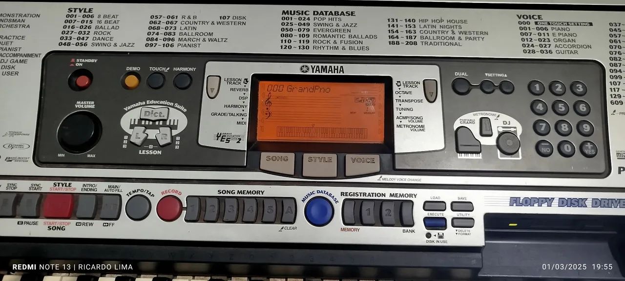 TECLADO PSR 350 COM DISQUETE.