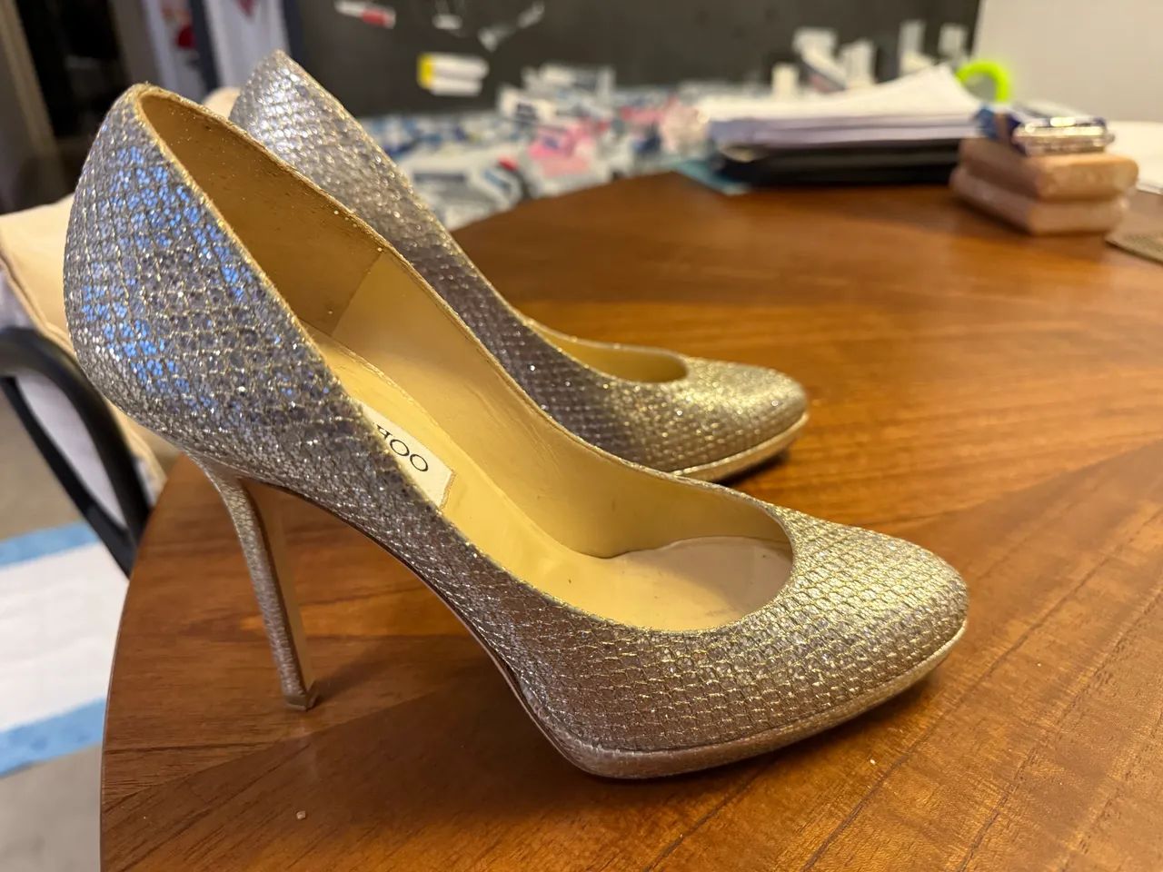 sapato jimmy choo prateado - tam 37 - Foto 3