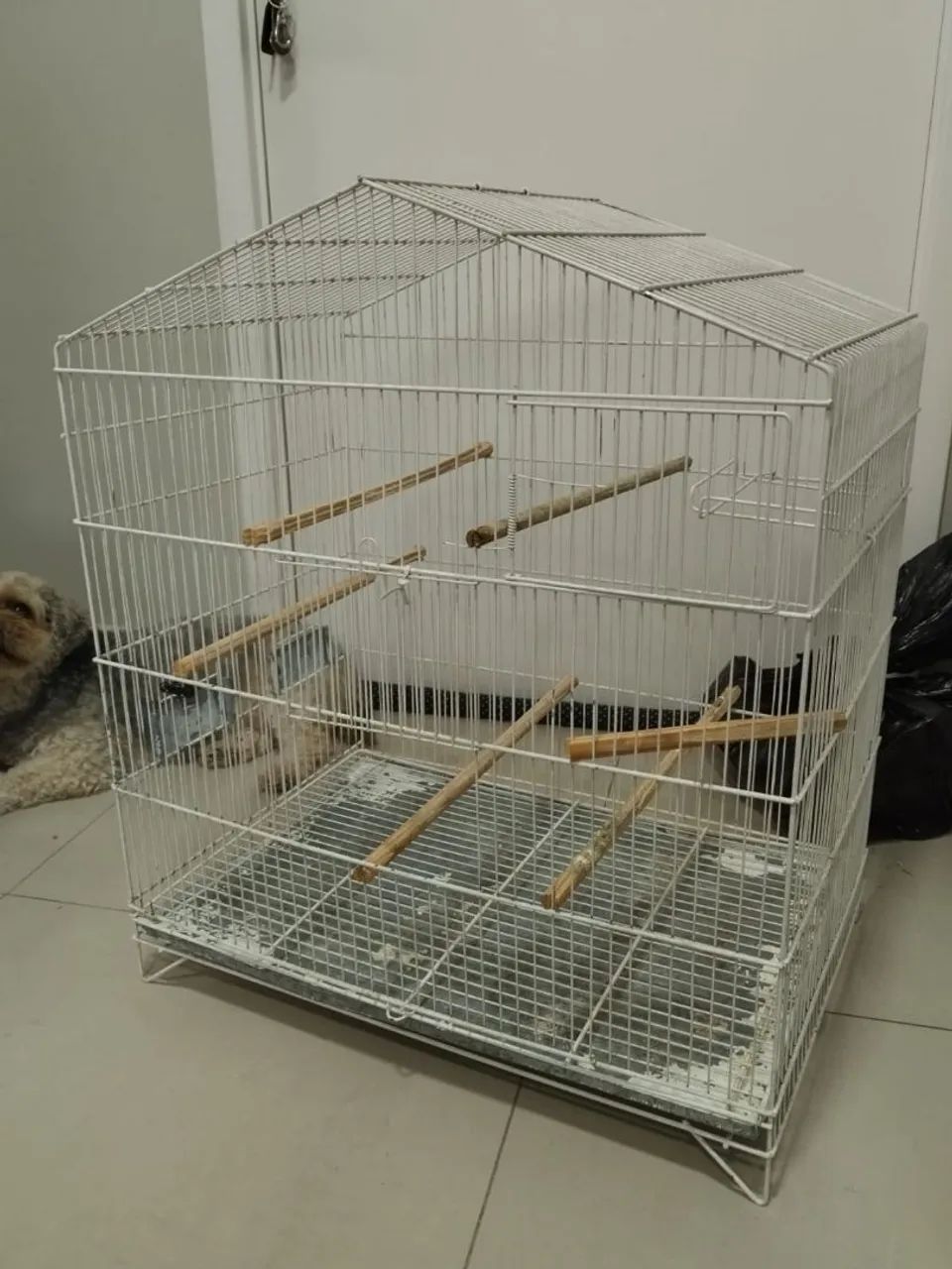 Viveiro gaiola para pássaros.