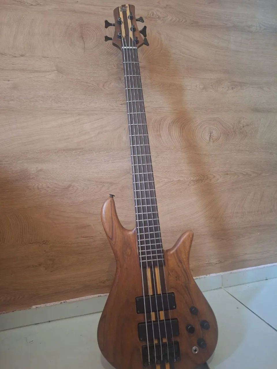 Baixo Elétrico 5 Cordas - Foto 4