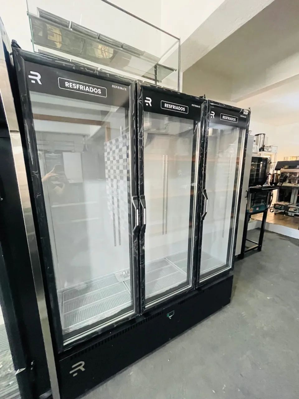 MB Exposjtor de Refrigerado 3 portas - Refrimate 