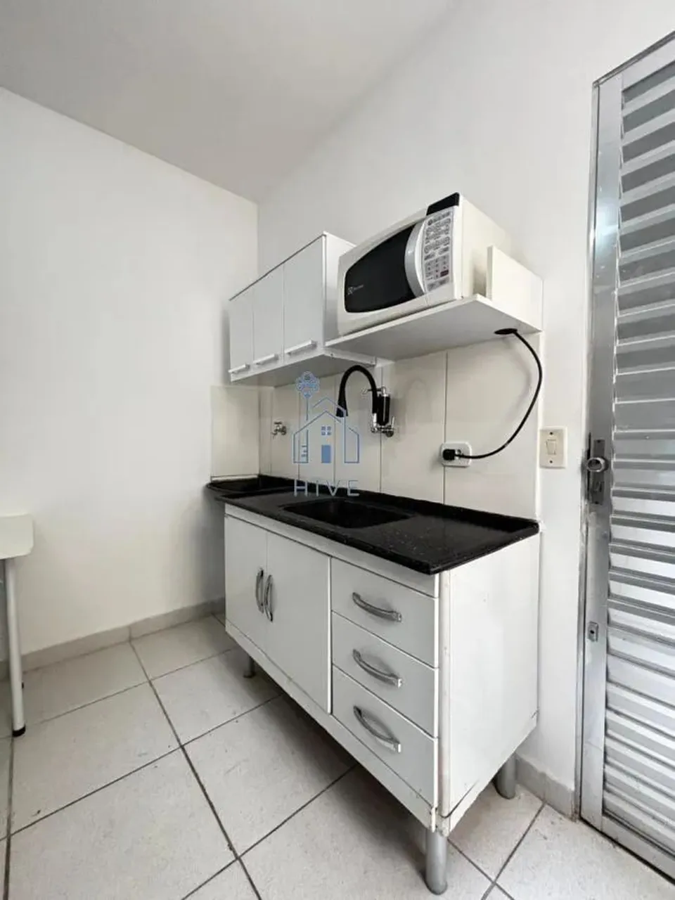 Kitnet para Locação em São Paulo, Rio Pequeno, 1 dormitório, 1 suíte, 1 banheiro, 1 vaga