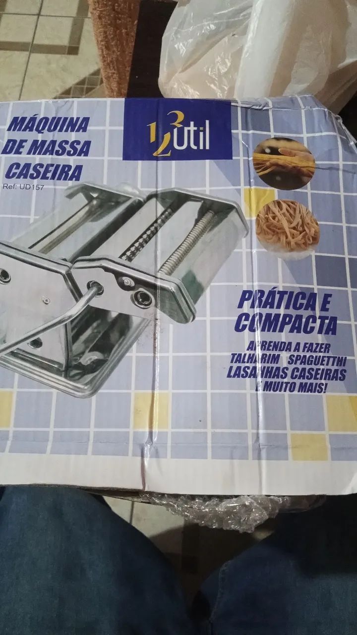 Máquina de Massa Caseira - Prática e Compacta!