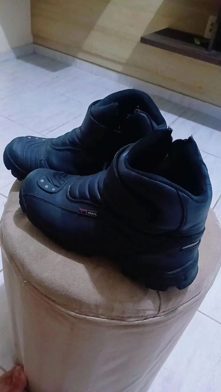 Botas de Couro Masculinas ideal pra motos - Foto 5