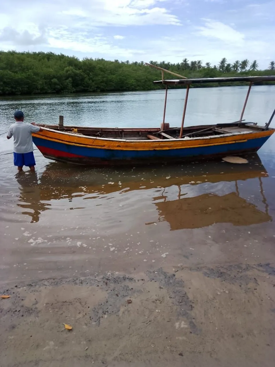 Barco de pesca próprio para alto mar