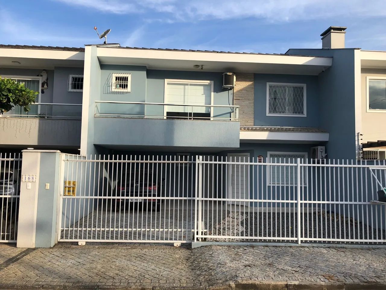 LINDO GEMINADO NO SAGUAÇU | 01 SUITE + 02 DORMITÓRIOS | SEMI-MOBILIADO