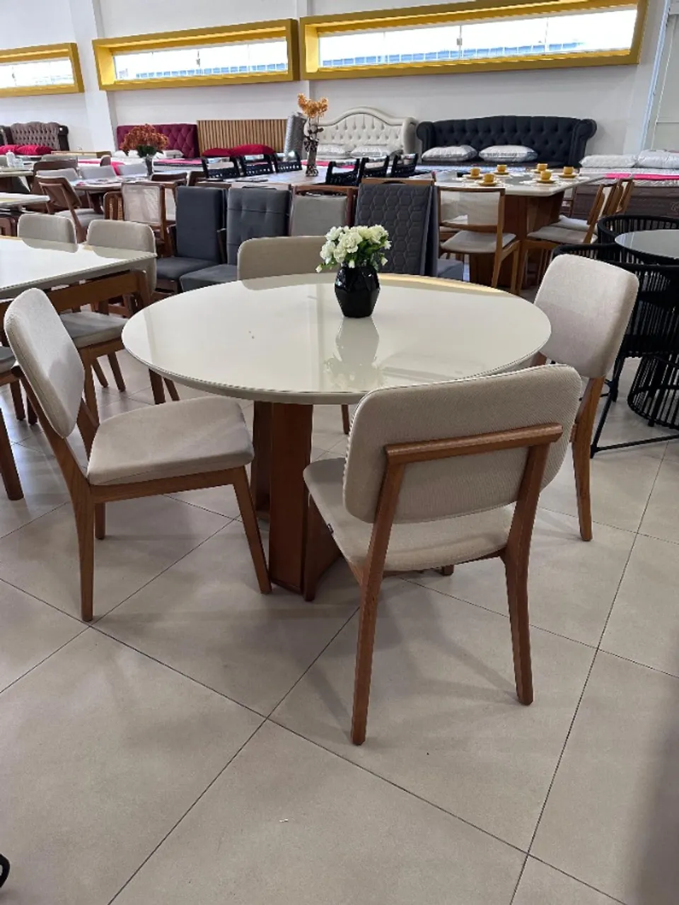 Mesa Wood Redonda com 4 acdeiras