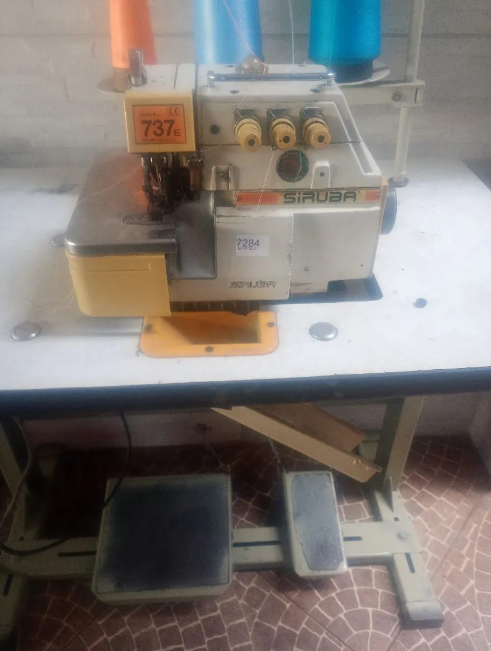 Máquina de costura industrial Siruba 737E