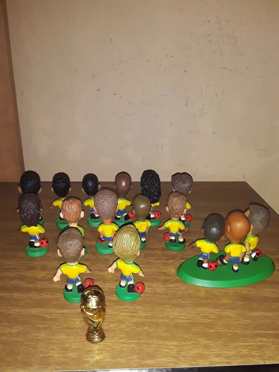 Kit de bonecos mini craques do Brasil ótimo estado entrego apenas em itapetininga-sp  - Foto 4