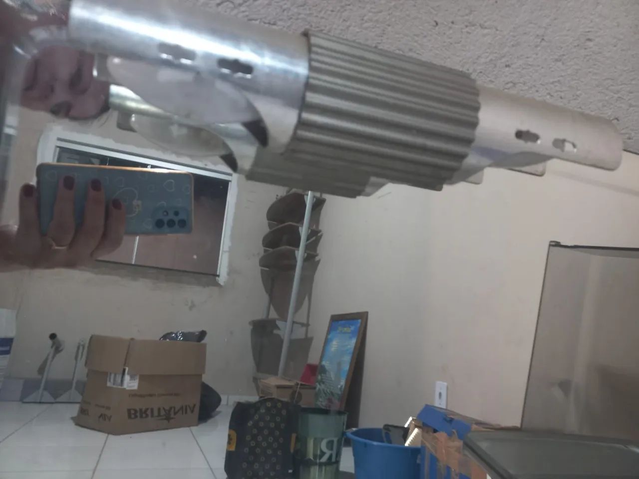 Espelho de banheiro com dispenser e porta objetos - Foto 5
