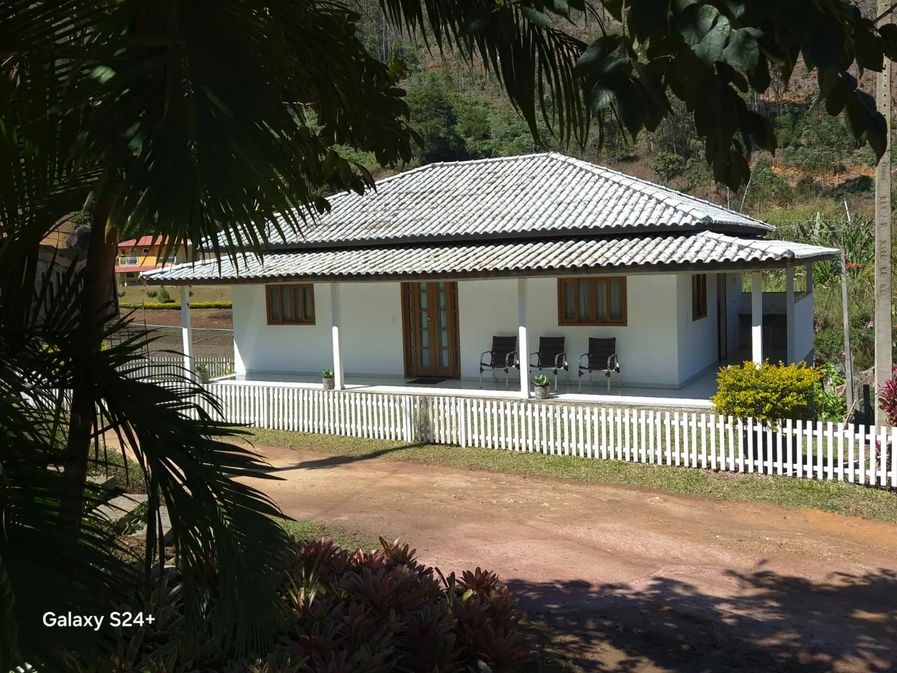 Casa mobiliada em sítio próximo a pedra azul