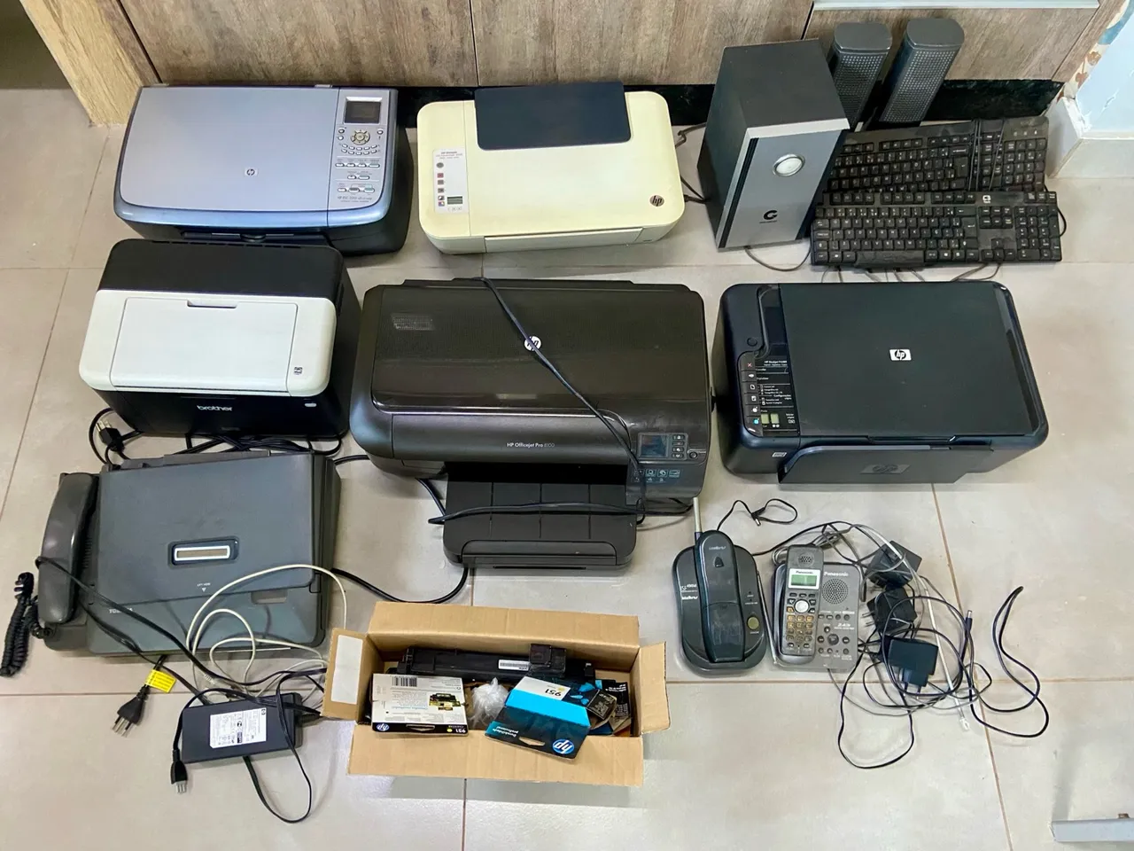 Lote escritório (impressoras HP Brother) telefones s/ fio ente outros