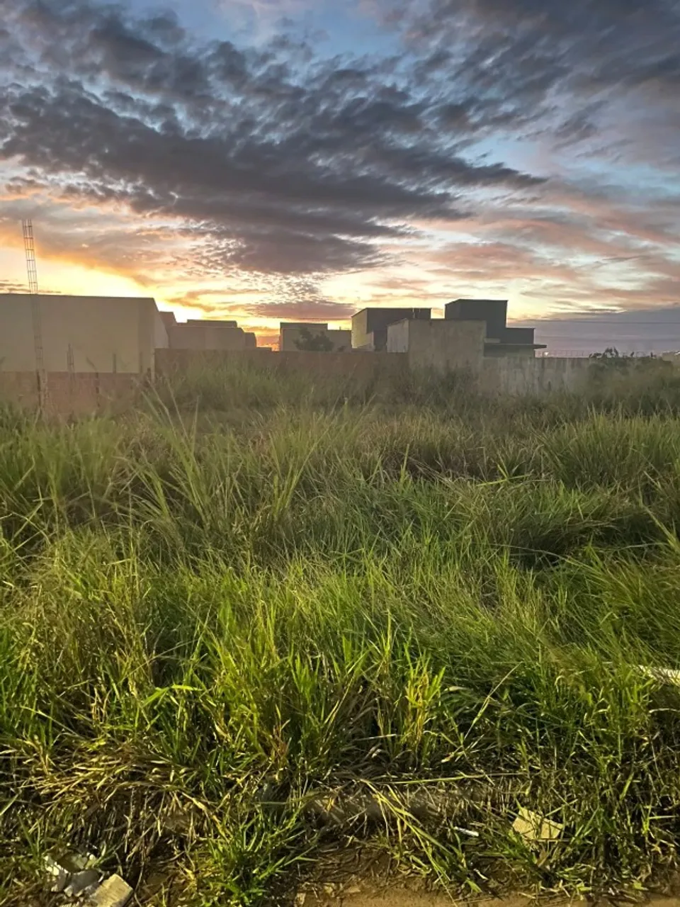 Terreno à venda no Figueiras do Parque