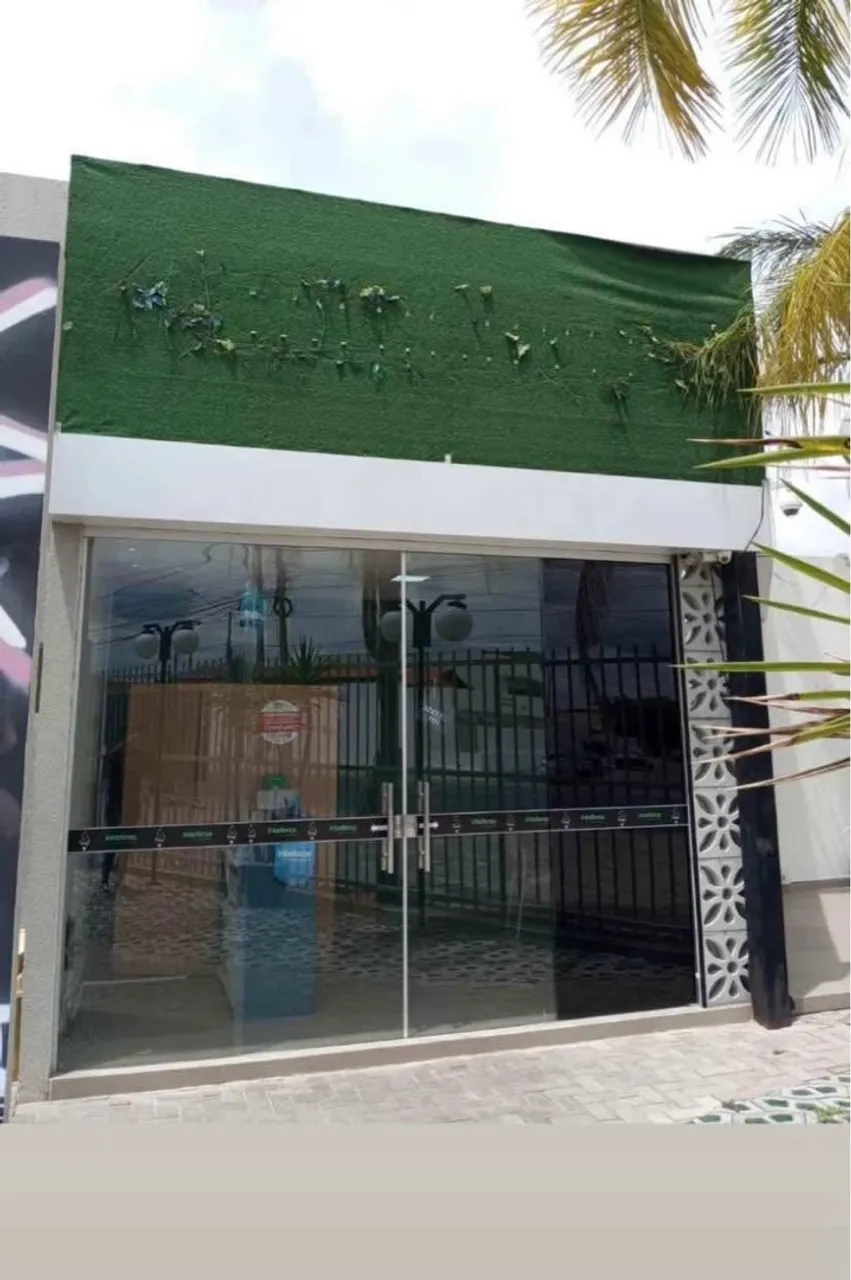 Aluga-se ponto comercial