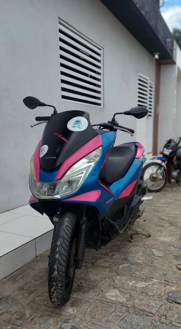 Moto PCX 2018 alienada para sítio ou interior