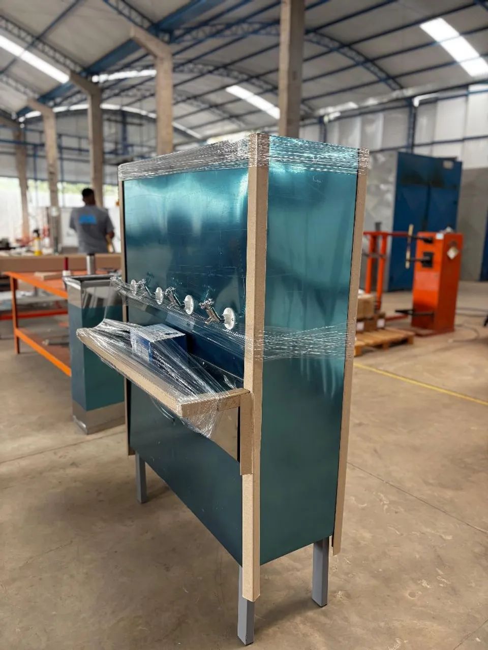 Bebedouro Industrial Inox 4 Torneiras, 150L - Direto de fabrica (São Luís-MA) - Foto 4