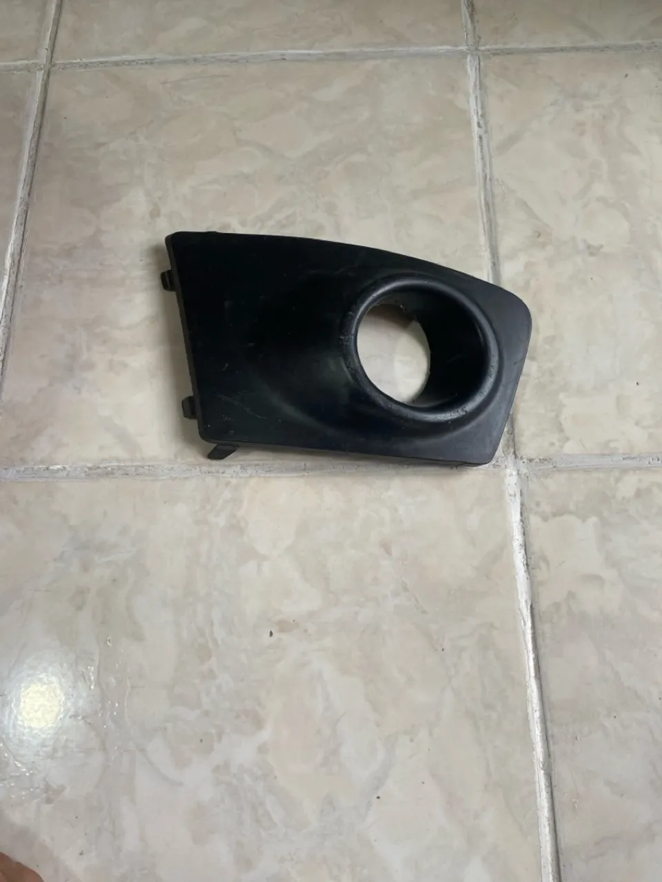 Acabamento farol de milha L200 Triton