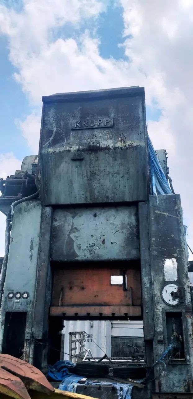 Prensa Excêntrica Freio Fricção tipo H  Marca Krupp, capacidade 800 Tf,  - Foto 2