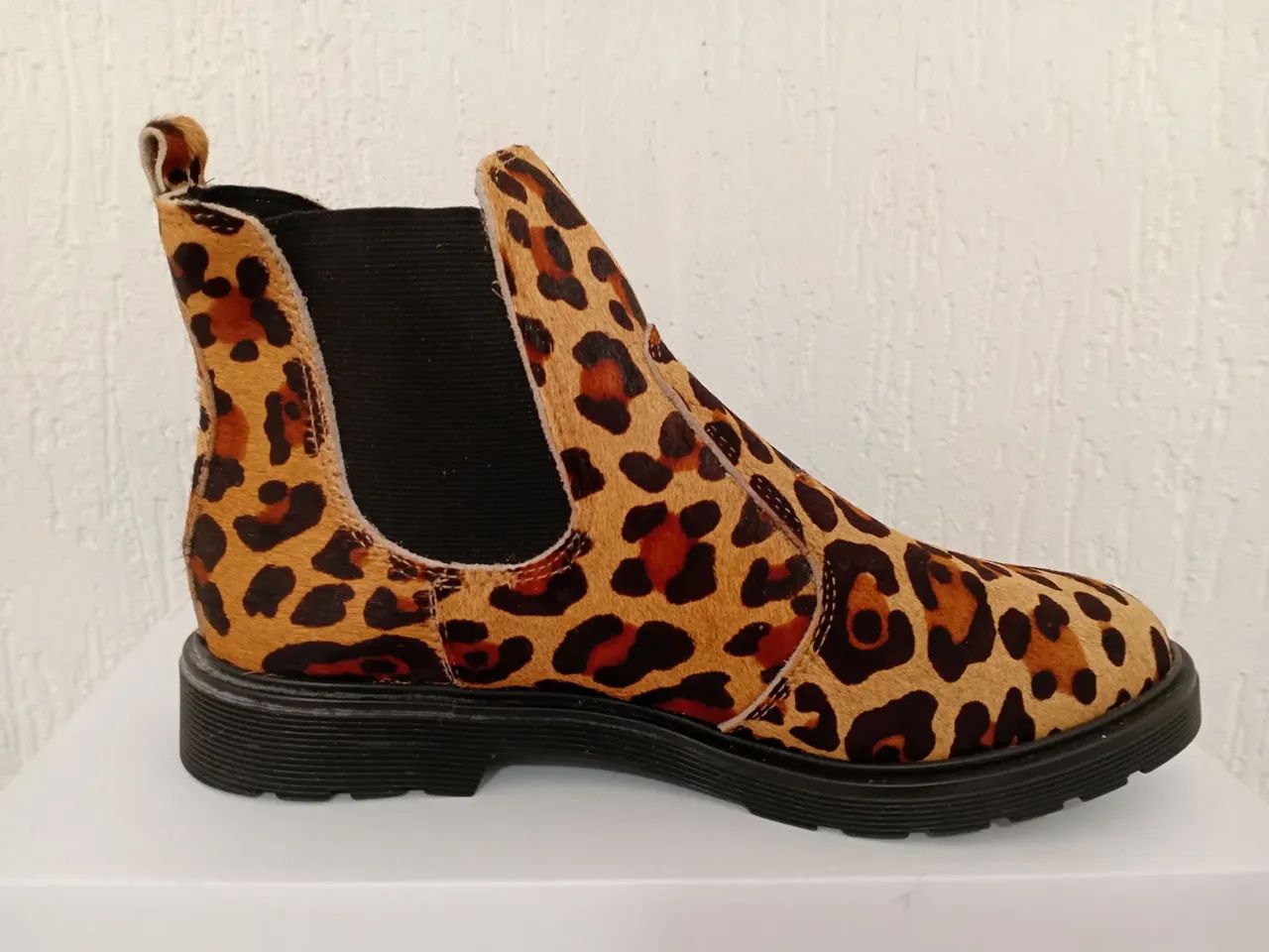 Bota Feminina em couro natural  - Foto 2