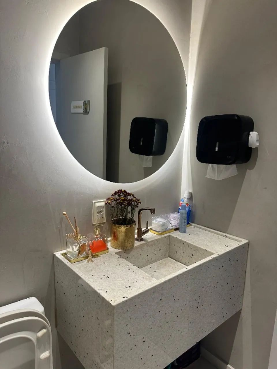 Locação Comercial - Sala com 82m²  - Balneário Camboriú