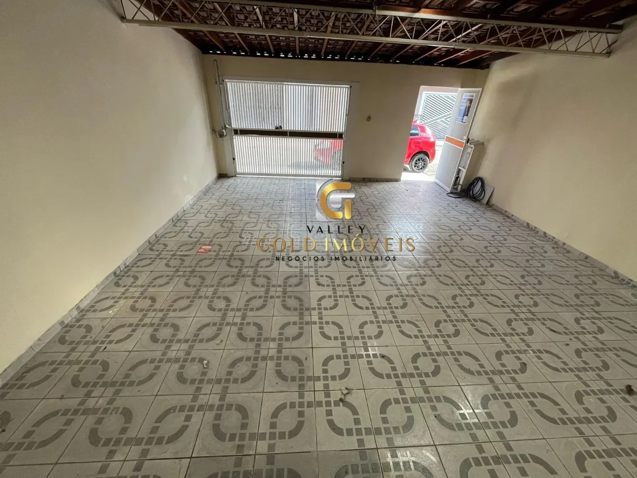 SOBRADO - ZONA LESTE PRÓXIMO AO VISTA VERDE - NOVA FLORIDA - 5 DORMS - COZINHA PLANEJADA -