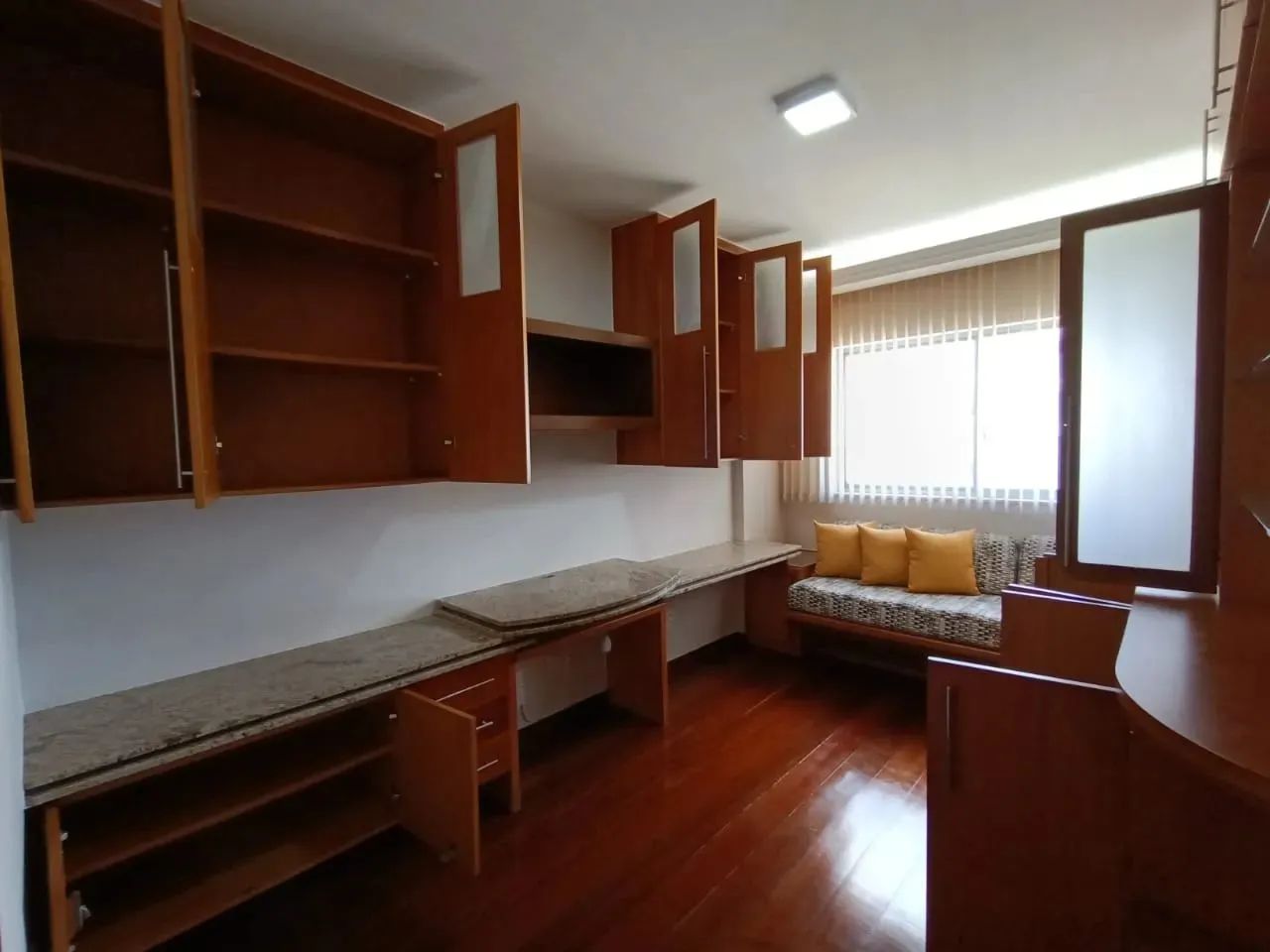 Alugo apartamento mobiliado  de 4/4 na Pituba com 160m2 - Foto 4