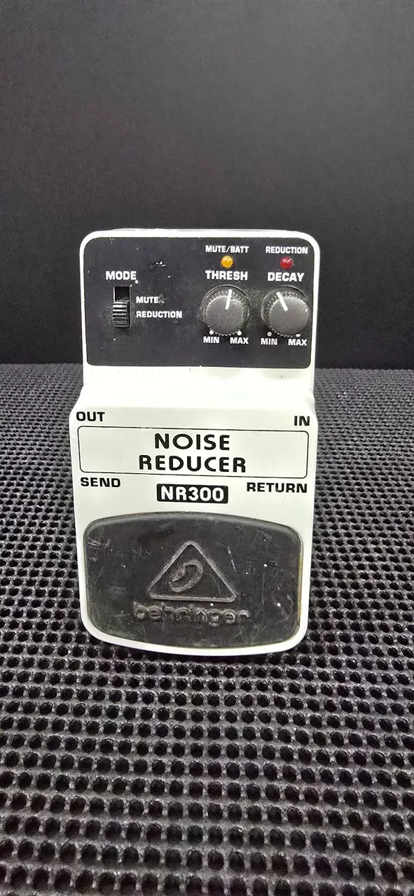 Pedal Behringer Noise Reducer NR300 (aceito trocas)