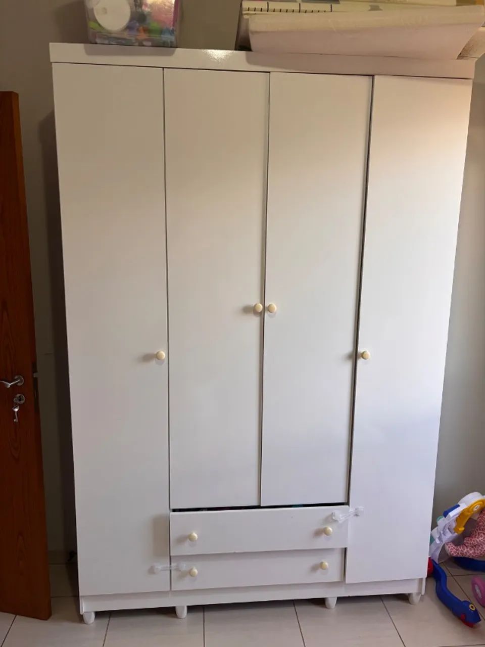 Guarda roupa e cômoda infantil R$ 200