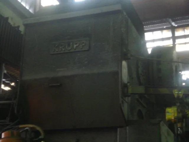 Prensa Excêntrica Freio Fricção tipo H  Marca Krupp, capacidade 800 Tf,  - Foto 4