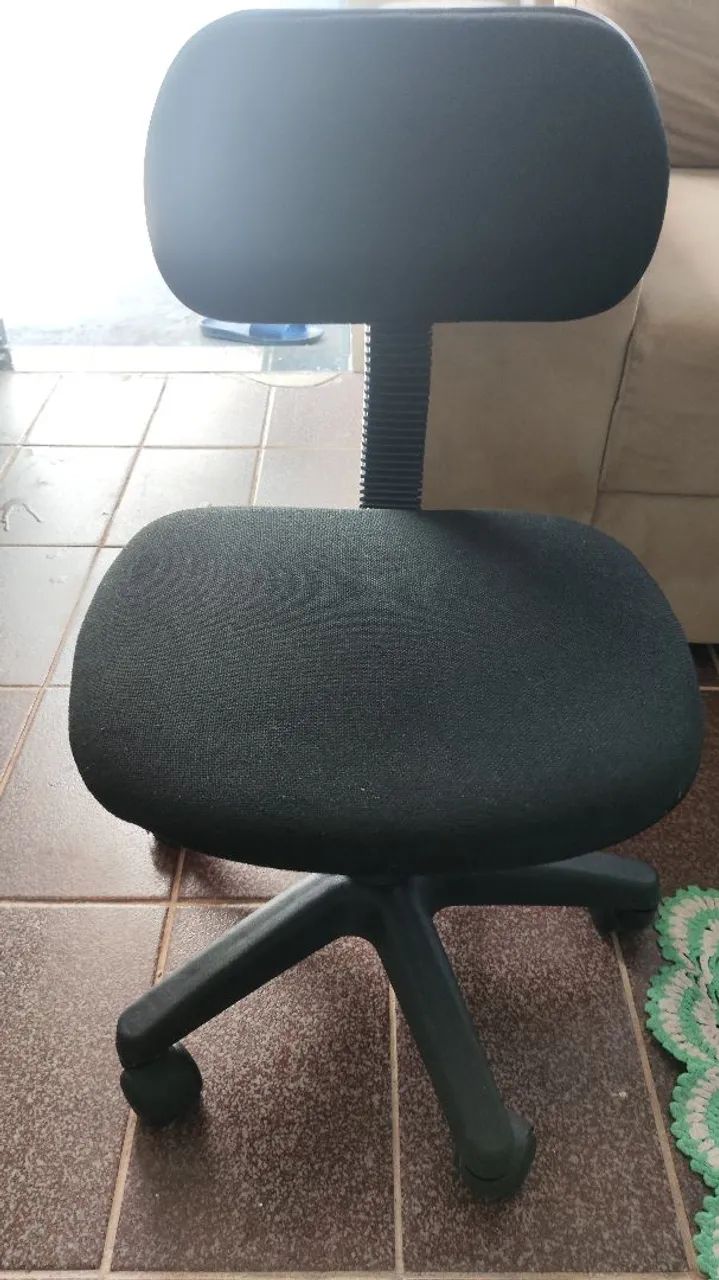 Cadeira escritório Semi-Nova