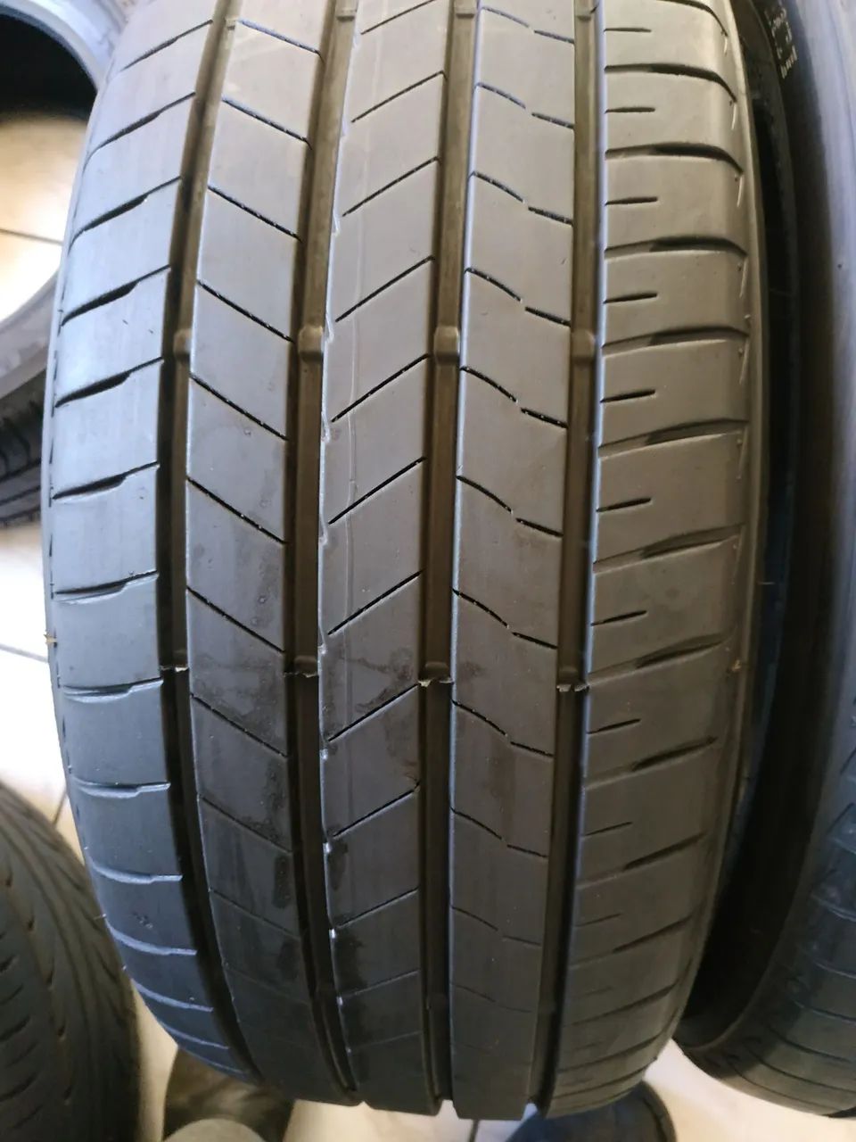 02 pneus 215/50/17 bridstone T005 - Foto 2