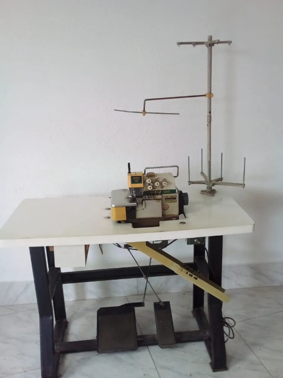 Máquina overlock  - Foto 2