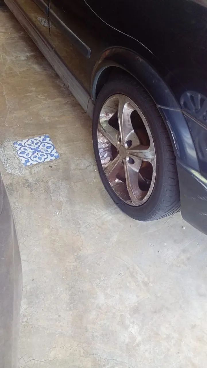 Jogo de rodas Mangels aro 17 + Pneus 215/45 R17 - Foto 2