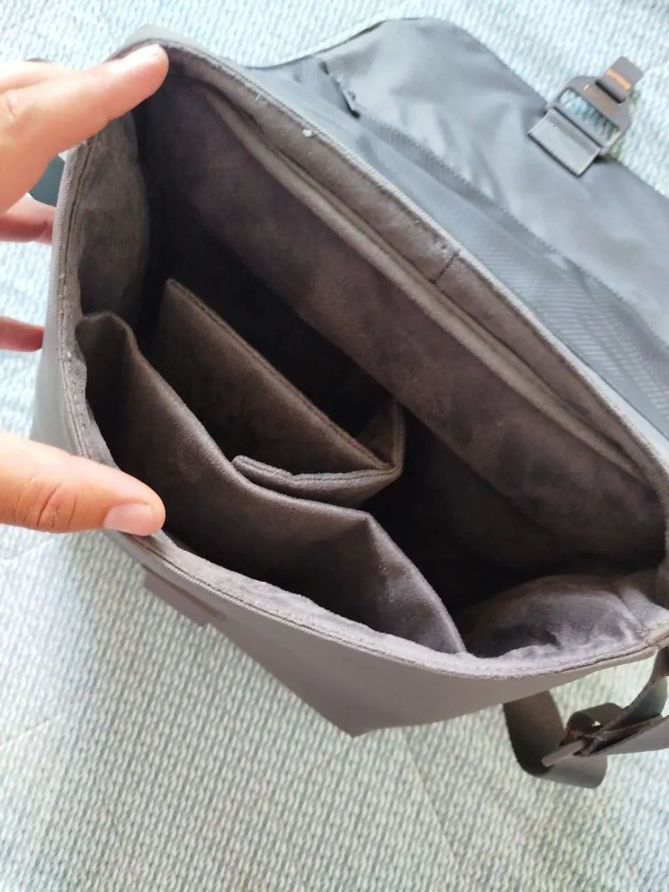 Bolsa de Ombro cinza  - Foto 3