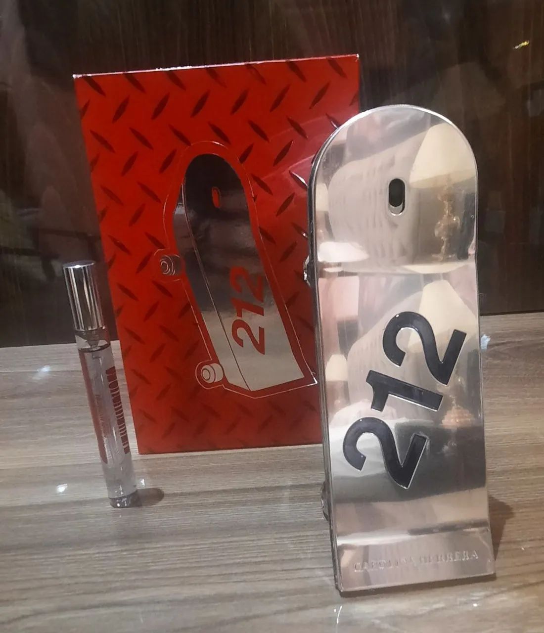 Perfume 212 Sexy Heroes - 100ml - Novo - Foto 3