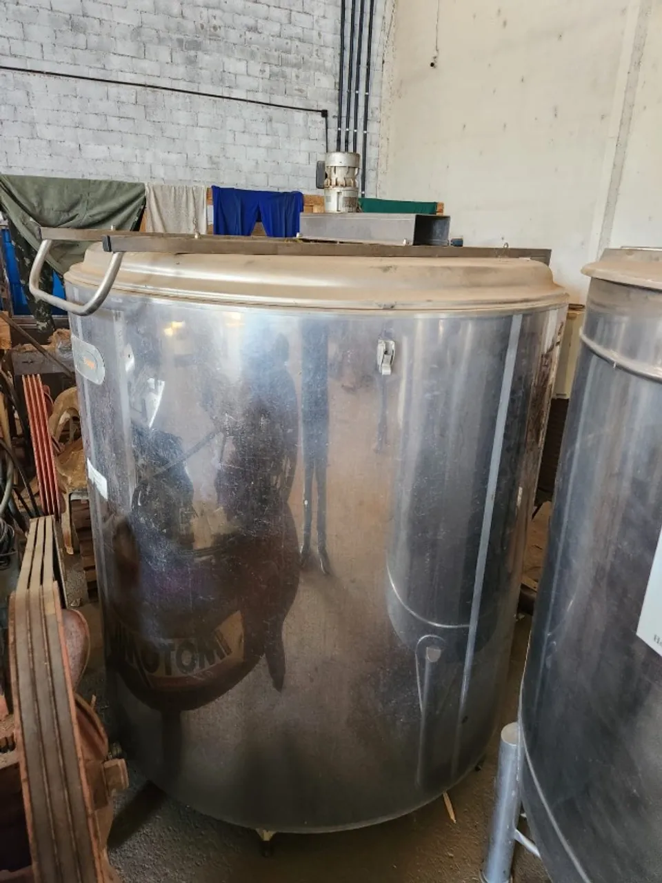 Tanque 2000 litros aço inox com refrigeração, troco em carro ou moto.