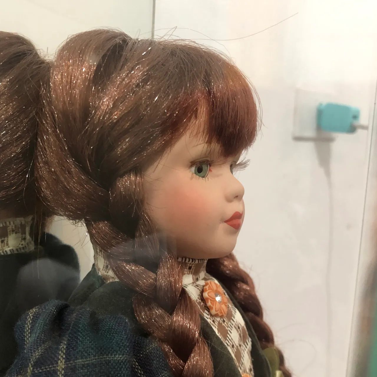 Boneca porcelana com redoma de vidro - Foto 4